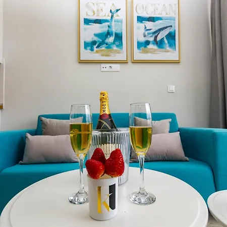 Navy Style Friendly *